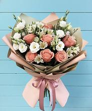 Букет цветов из:  Розы, Альстромерии и Лизиантусы в Сотниково