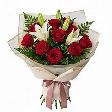 Букет цветов из:  Лилии и Розы в Сотниково