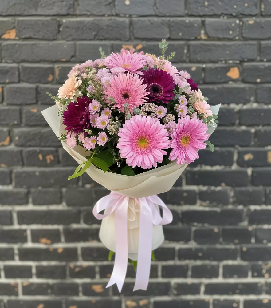 Букет цветов из: Герберы и Хризантемы в Сотниково