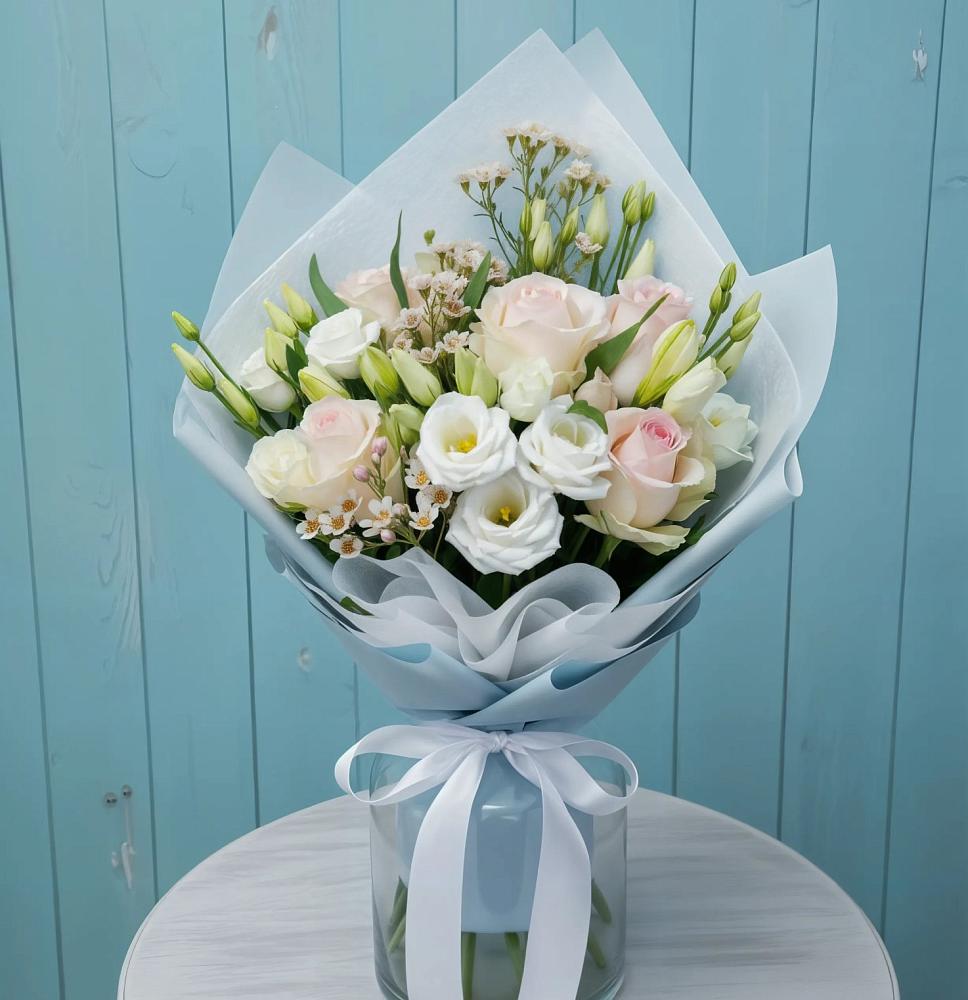 Букет цветов из: Розы и Лизиантусы в Сотниково