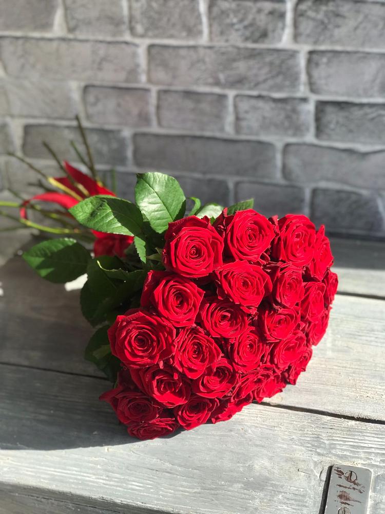 Букет Красные розы Фридом в Сотниково