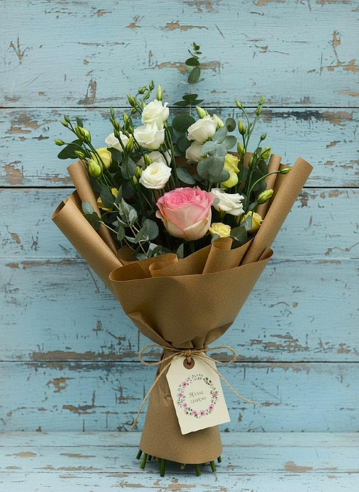 Букет цветов из: Розы и Лизиантусы в Сотниково