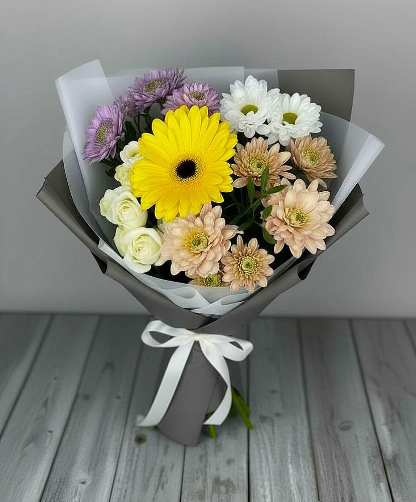 Букет цветов из: Розы, Герберы и Хризантемы в Сотниково