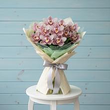Букет цветов из:  Орхидеи и Розы в Сотниково