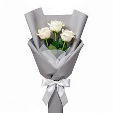Букет 3 белые розы в Сотниково