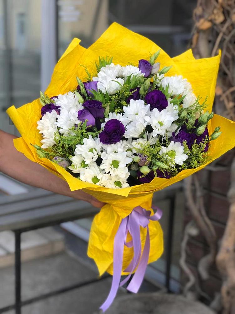 Букет цветов из: Ирисы, Хризантемы и Ромашки в Сотниково