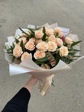 Букет Кремовые розы Латте в Сотниково