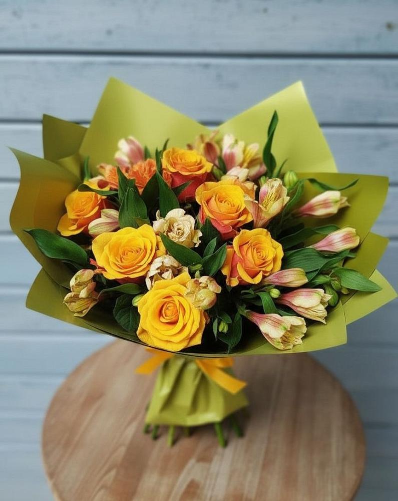 Букет цветов из: Альстромерии и Розы в Сотниково