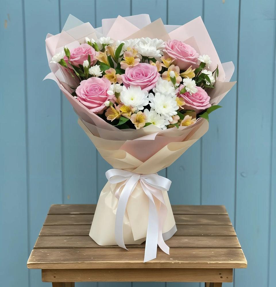 Букет цветов из: Гвоздики, Орхидеи и Розы в Сотниково