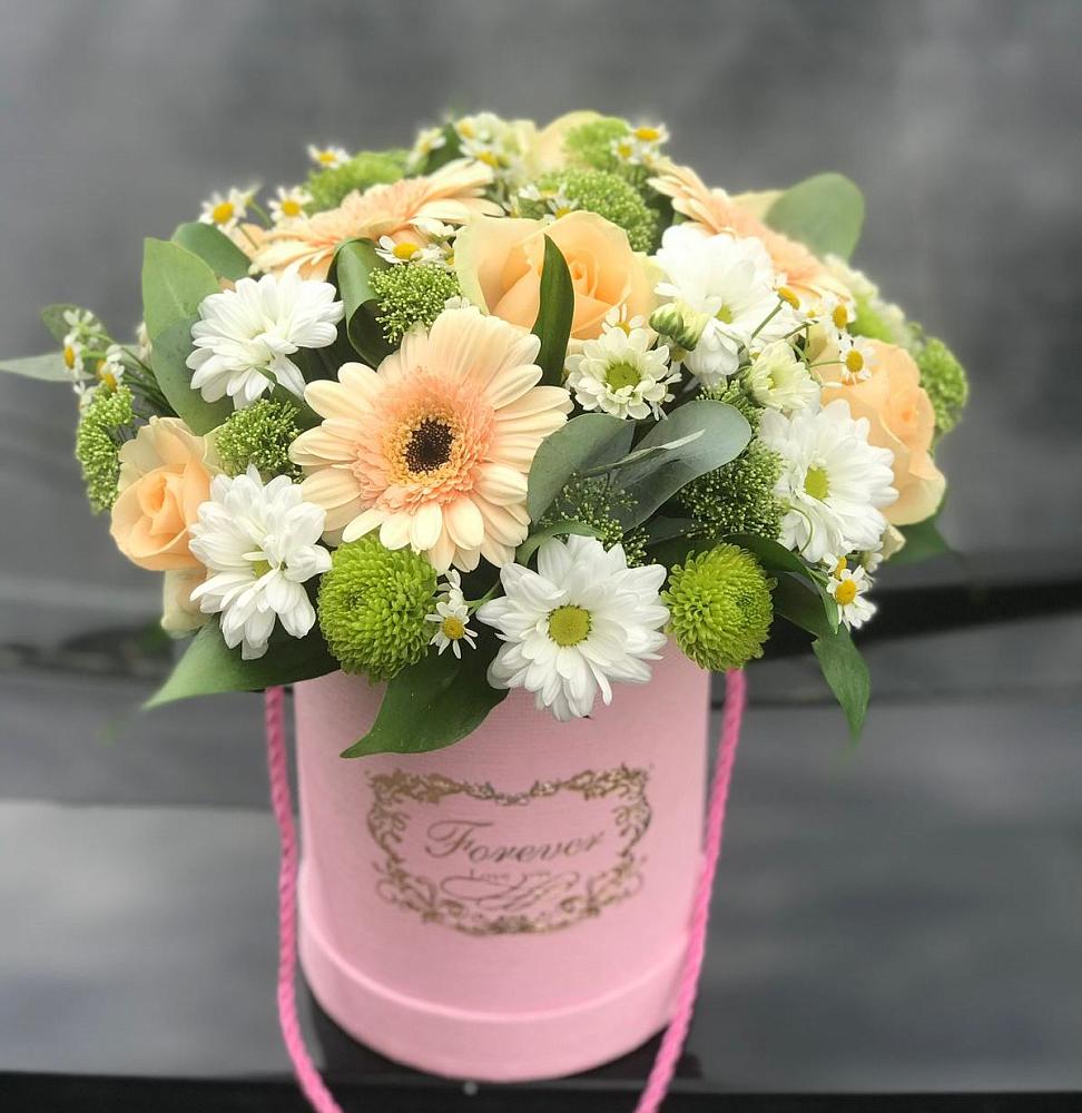 Цветочная композиция из Розы, Герберы и Хризантемы в шляпной коробке в Сотниково