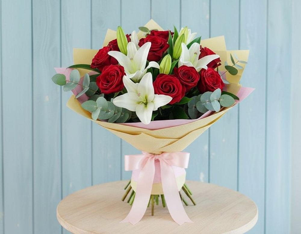 Букет цветов из: Лилии и Розы в Сотниково